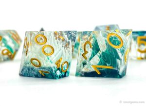 Green And White Sharp-edged Resin Dice