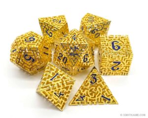 Labyrinth hollow dice set