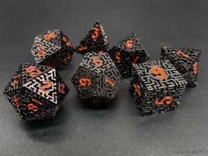 Labyrinth hollow dice set